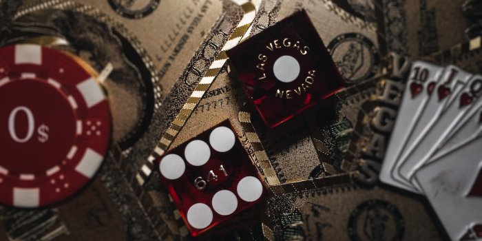 1000x1250 Casino Chips Pictures | Download Free Images on Unsplash