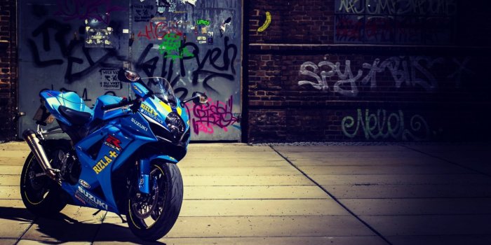 2560x1440 Suzuki Motorcycle [4K] Wallpapers | BadAssHelmetStore