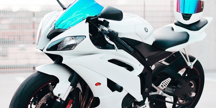 720x1560 White Yamaha Motorcycle 4K Phone Wallpaper