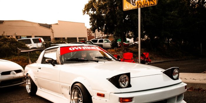 1000x1250 Mazda Rx7 Pictures | Download Free Images on Unsplash