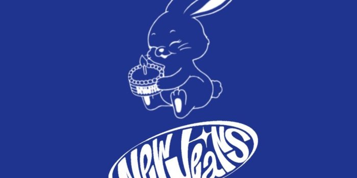 974x1732 New Jeans Wallpaper | Hello kitty татуировки, Винтажные плакаты, Плакат