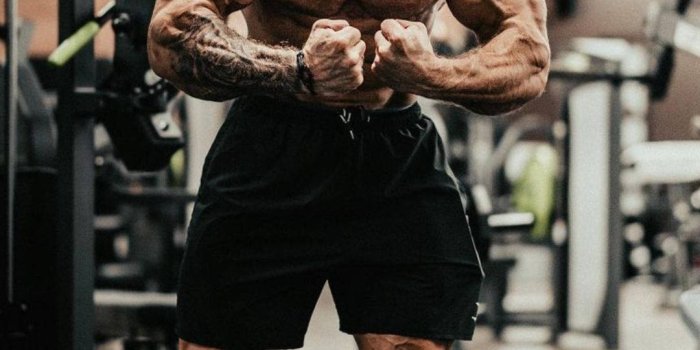 1080x1920 Download Chris Bumstead Most Muscular Pose Wallpaper | Wallpapers.com