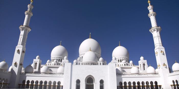 2400x1350 Sheikh Zayed Grand Mosque, Abu Dhabi, United Arab Emirates Ultra HD Desktop  Background Wallpaper for 4K UHD TV : Tablet : Smartphone