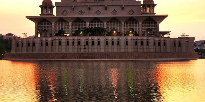 1215x2160 Putra Mosque (Masjid Putra) - backiee