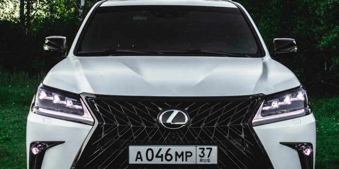 1000x1500 White Lexus vehicle photo – Free Grey Image on Unsplash