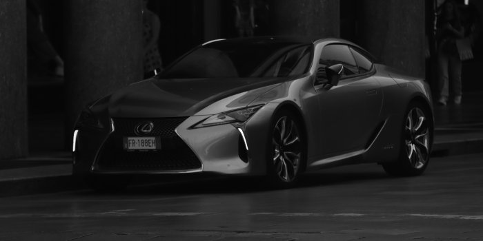 6960x4640 Lexus Car in Black and White · Free Stock Photo