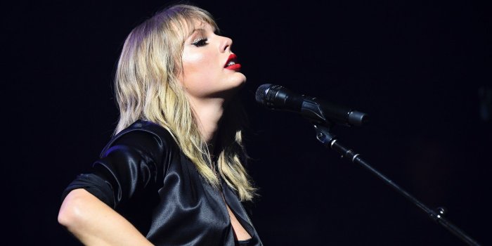 2048x1366 61 Singers Wallpapers ideas | singer, american singers, halsey singer