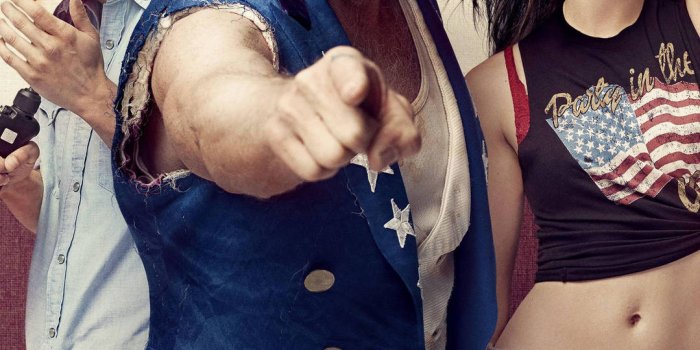 1079x1920 Download Shameless - Frank, Fiona, and Lip in a Heartfelt Moment Wallpaper  | Wallpapers.com