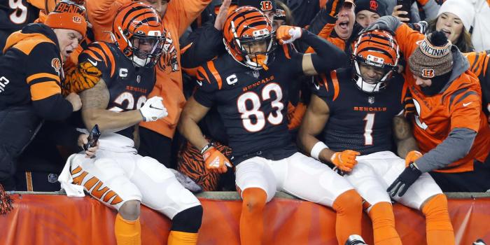 1600x900 Refs seemingly miss inadvertent whistle on Joe Burrow touchdown pass |  Yardbarker