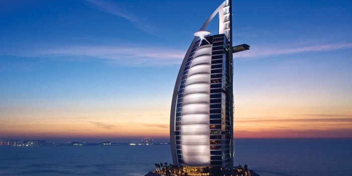 1051x788 Dubai's Extravagent Burj Al-Arab Hotel is Now Accessible With Virtual  Reality | Condé Nast Traveler