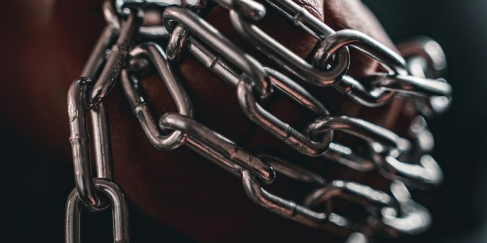 1000x1499 Chains Pictures | Download Free Images on Unsplash