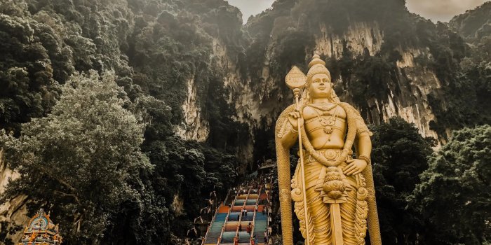 2560x1812 Travel Itinerary + Guide