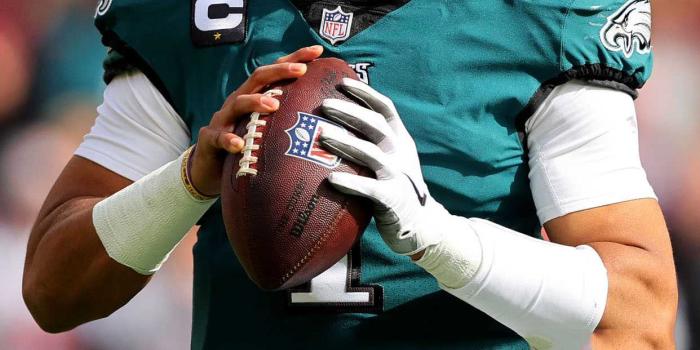 1242x2208 Jalen Hurts Wallpaper - iXpap