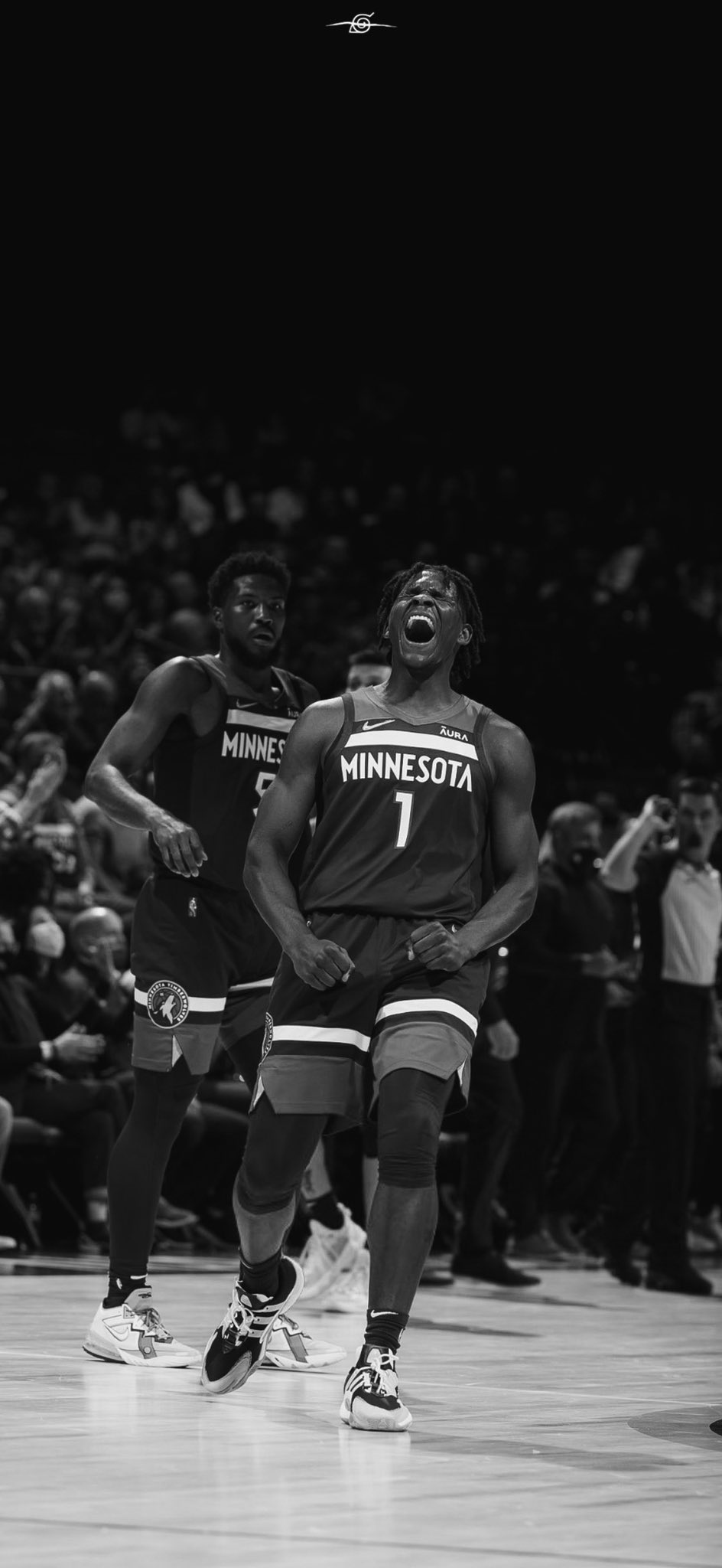 944x2048 Anthony Edwards B&W