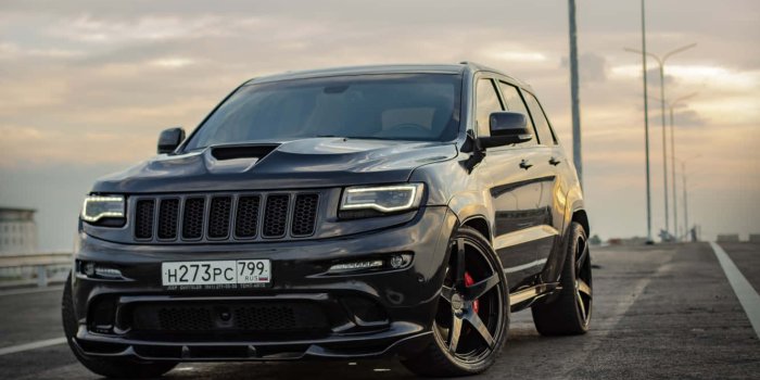 1332x850 Jeep Trackhawk Wallpaper