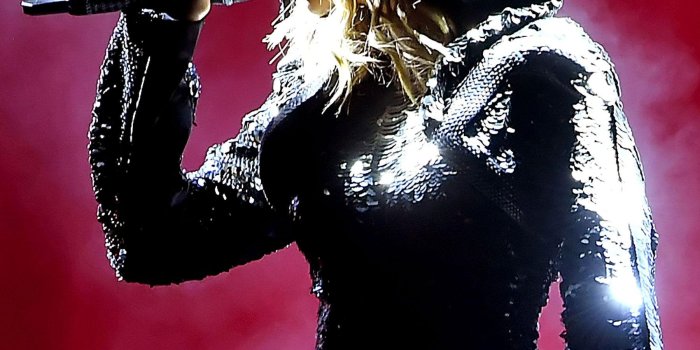 1800x2700 Taylor Swift's Reputation Stadium Tour