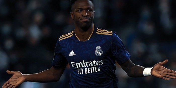 945x2048 Vinicius Jr wallpaper | Real madrid