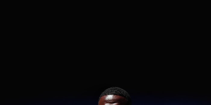 3483x6193 Vinicius Junior X Real Madrid Badge