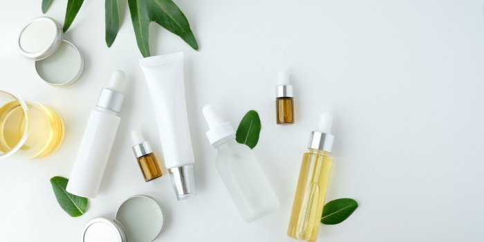 2240x1260 Dyes in Skincare Products: Types
