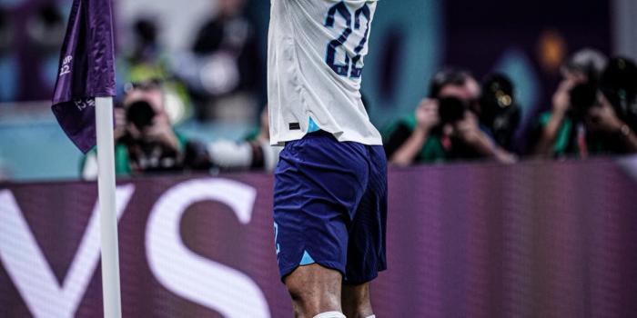 1638x2048 Jude Bellingham iPhone England