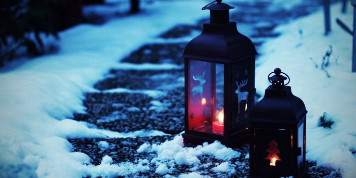 2048x1381 Mood snow lantern lamp christmas fire