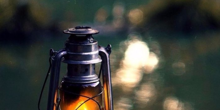872x1308 Oil Lamp Wallpapers