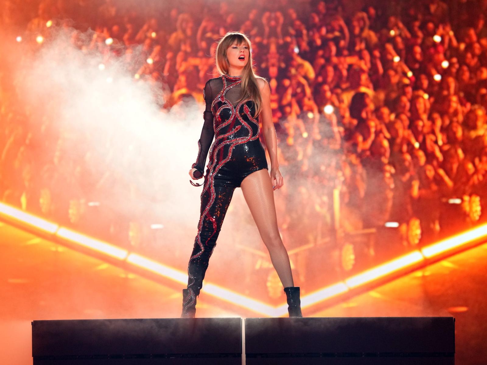 4396x3297 Taylor Swift Kicks Off Her Eras Tour in
