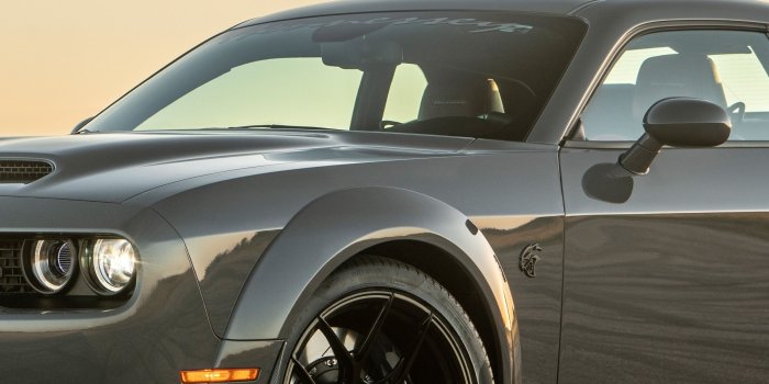 2430x4320 Dodge Challenger SRT Hellcat Muscle Car