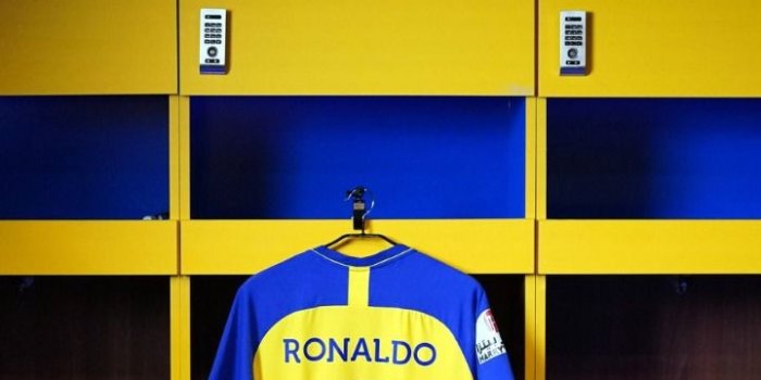 720x1279 Cristiano Ronaldo Wallpaper 4k Al-Nassr