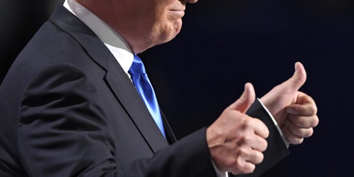 800x1280 Donald Trump Phone Wallpaper