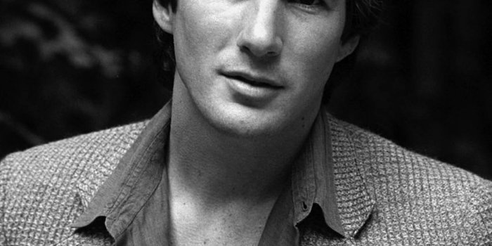 1264x1920 Richard Gere Monochrome Photo Wallpaper