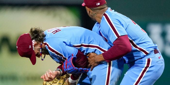 2560x1440 Bryce Harper shines as Phillies aim for