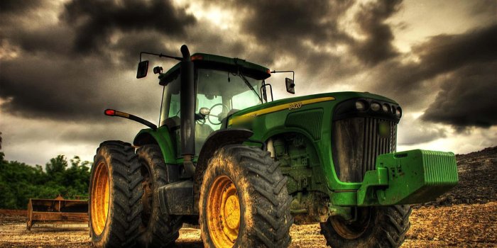 1920x1289 200+] Tractor Pictures | Wallpapers.com