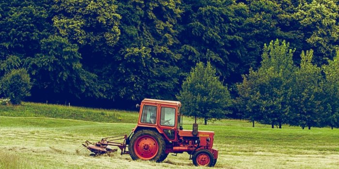 1284x2778 Tractor iPhone Wallpapers