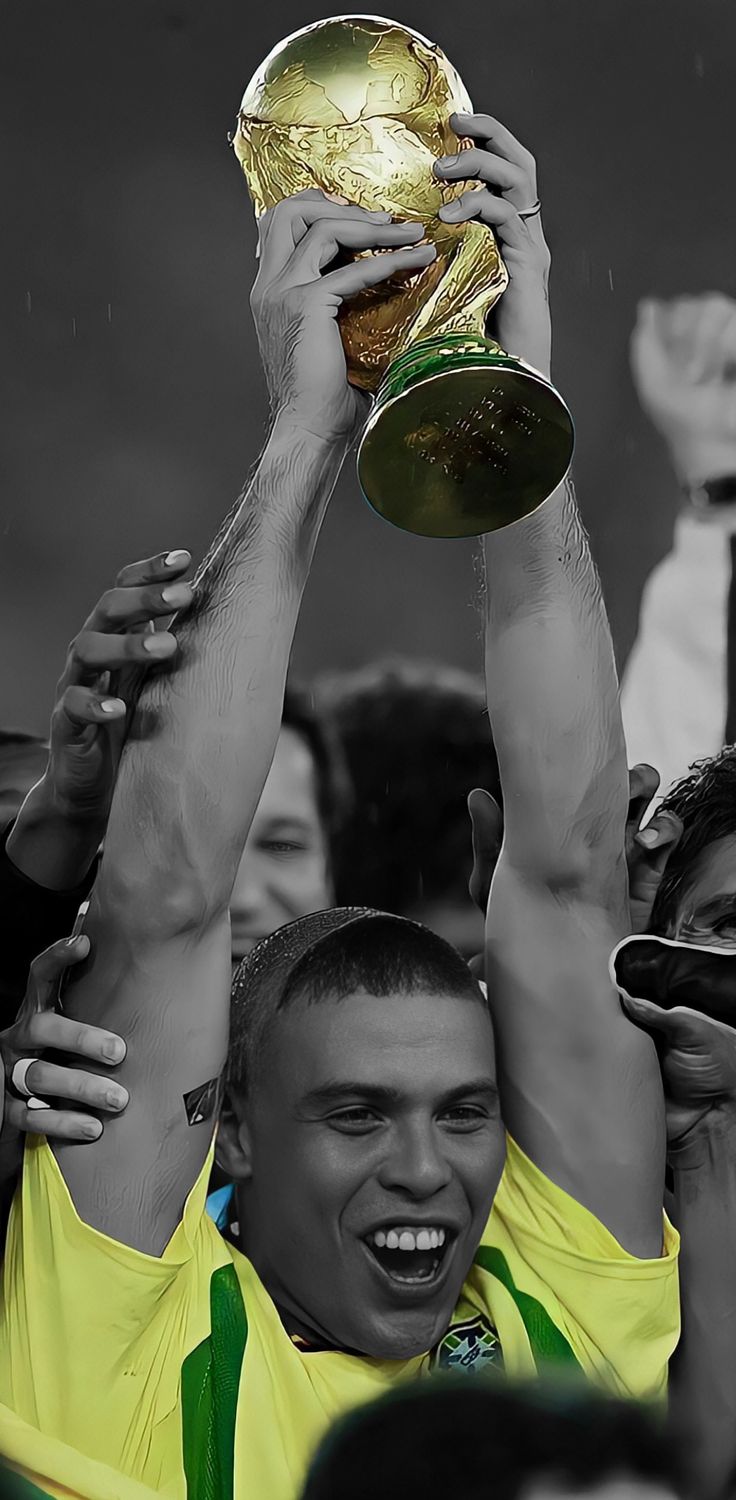 736x1500 Ronaldo Nazario R9 Brazil World Cup hd