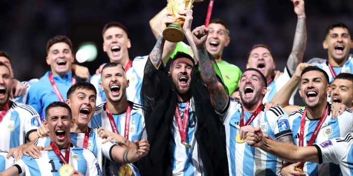 1200x800 Emotional Lionel Messi lifts World Cup