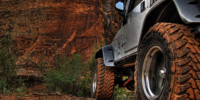 1920x1200 Jeep Wrangler Truck On Mud Wallpaper