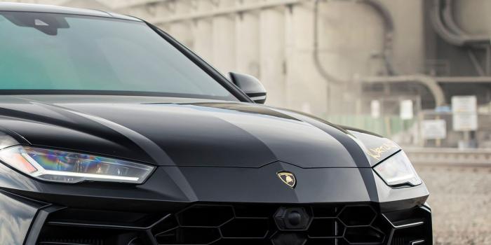 2160x3840 Lamborghini Urus iPhone Wallpapers