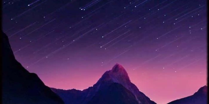 720x1280 Meteor in the Night Sky Wallpaper