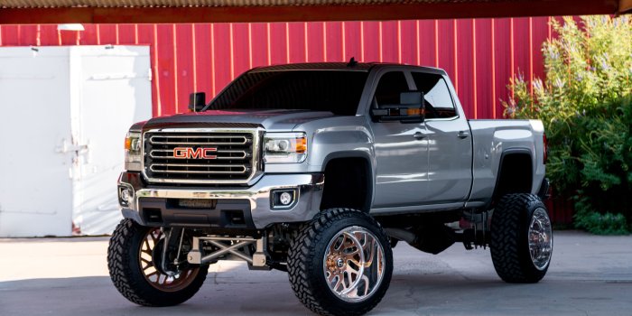 5120x3416 Lifted Chevy Truck Wallpapers