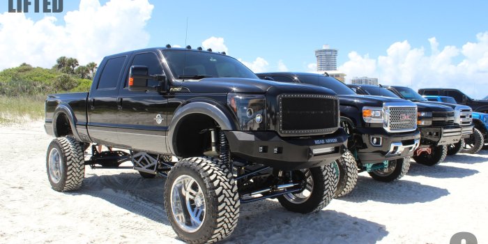 2538x1728 Lifted Trucks at the Daytona Truck Meet
