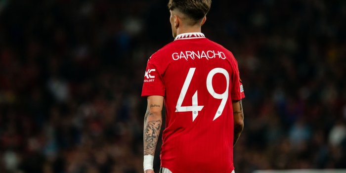 2048x1365 Sports Alejandro Garnacho HD Wallpaper