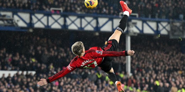 1480x833 bicycle kick for Manchester United