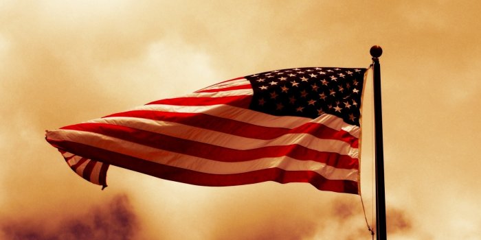 2000x1333 USA Flag Ultra HD Desktop Background