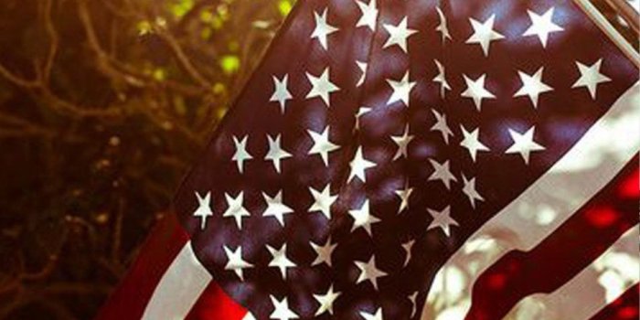 950x1689 American (USA) Flag Sunray 4K Ultra HD