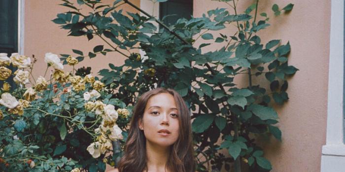 810x1024 Laufey Wallpapers