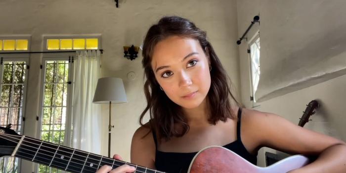 1280x720 Laufey - Fragile (Acoustic)