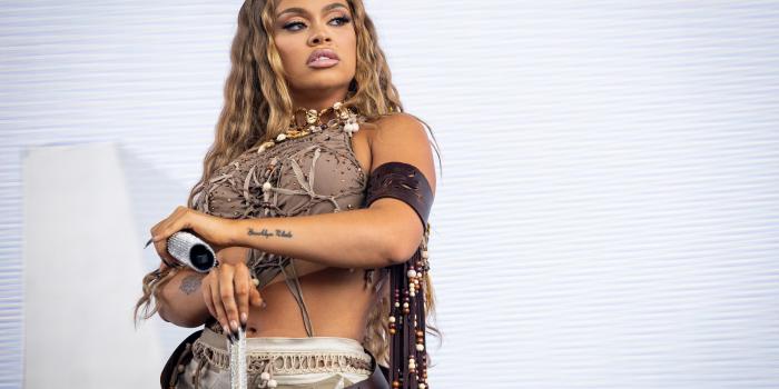 4200x2800 Coachella 'Photoshop fail