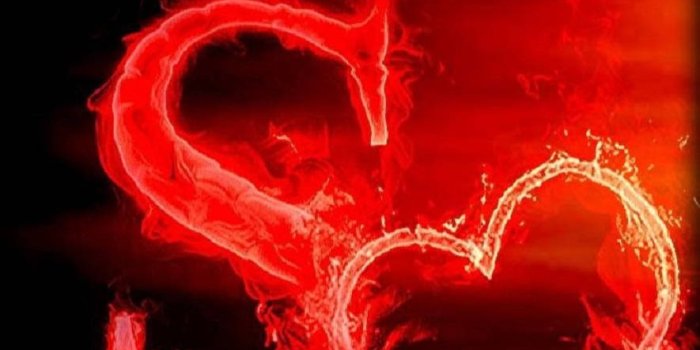 885x1920 Fiery Letter S And Heart Wallpaper