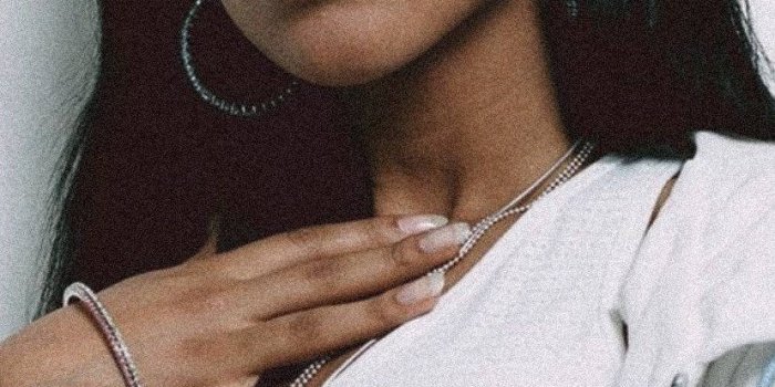 828x1792 Sunglasses And A Headband Wallpaper